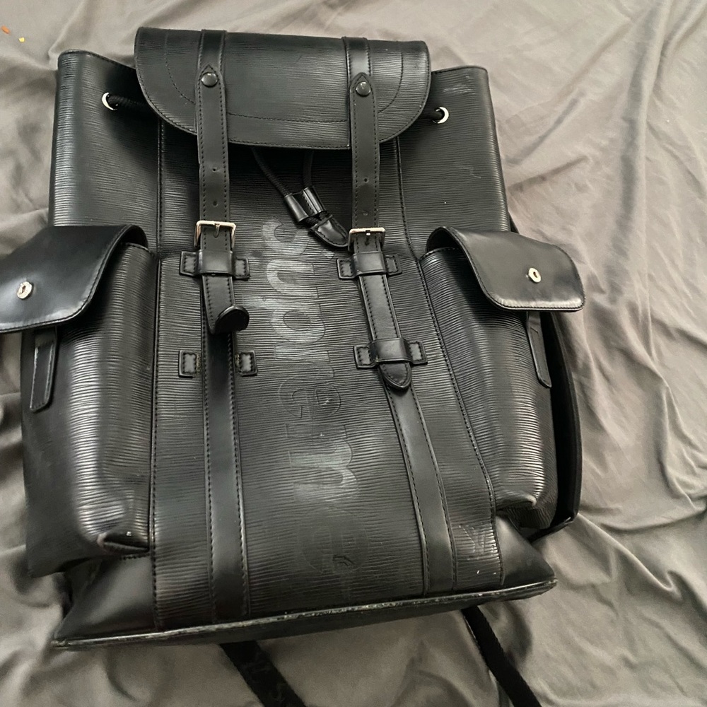 Louis Vuitton x Supreme Christopher PM